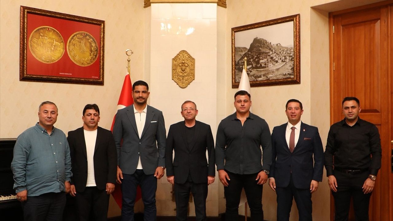 Akgül'den Kars Valisi Polat'a Güreş Ziyareti