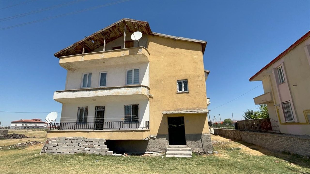 Aksaray'da Ağabeyini Bıçaklayarak Öldüren 14 Yaşındaki Çocuk Gözaltına Alındı