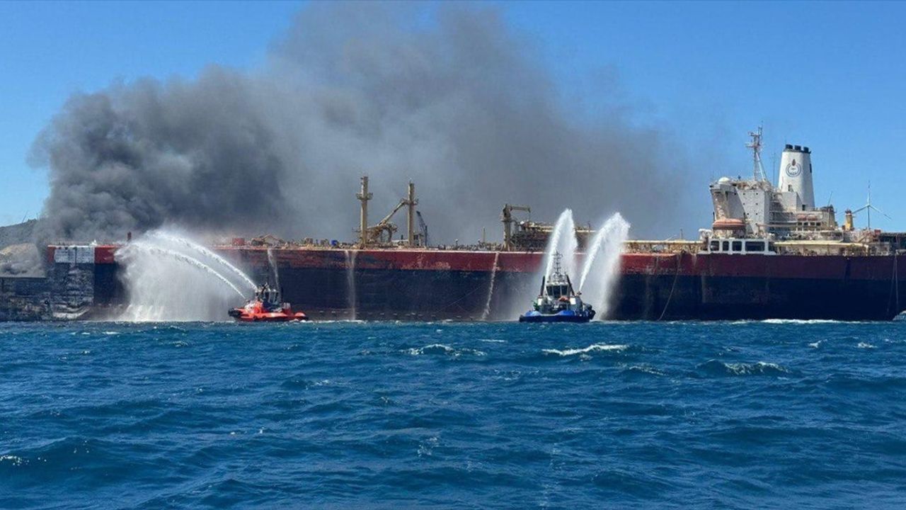 Aliağa Limanı'ndaki Tanker Gemisinde Yangın Kontrol Altında