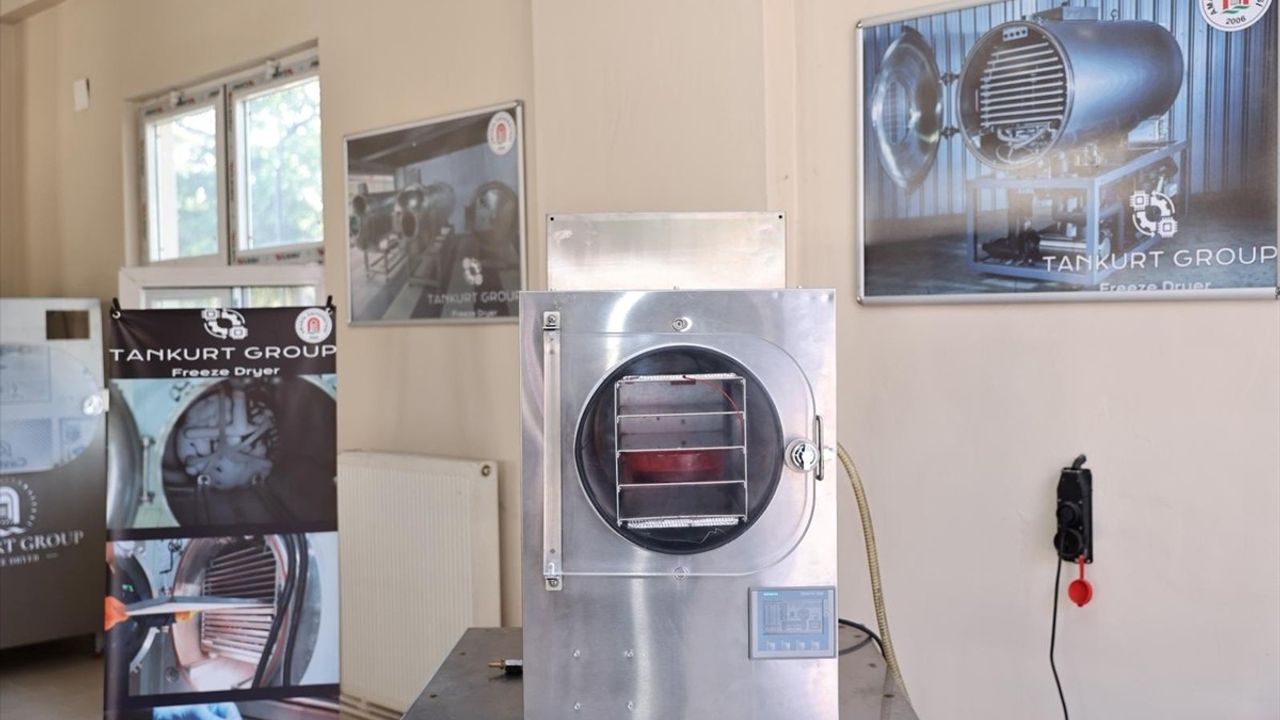 Amasya'da Yerli Dondurarak Kurutma Makinesi Üretim Tesisi Açıldı