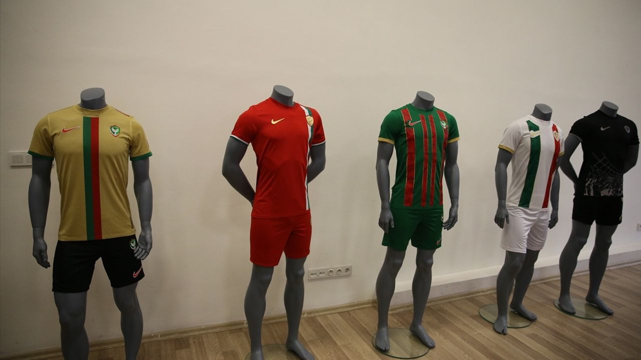 Amed Sportif Faaliyetler 2025-2026 Sezonu Formalarını Tanıttı