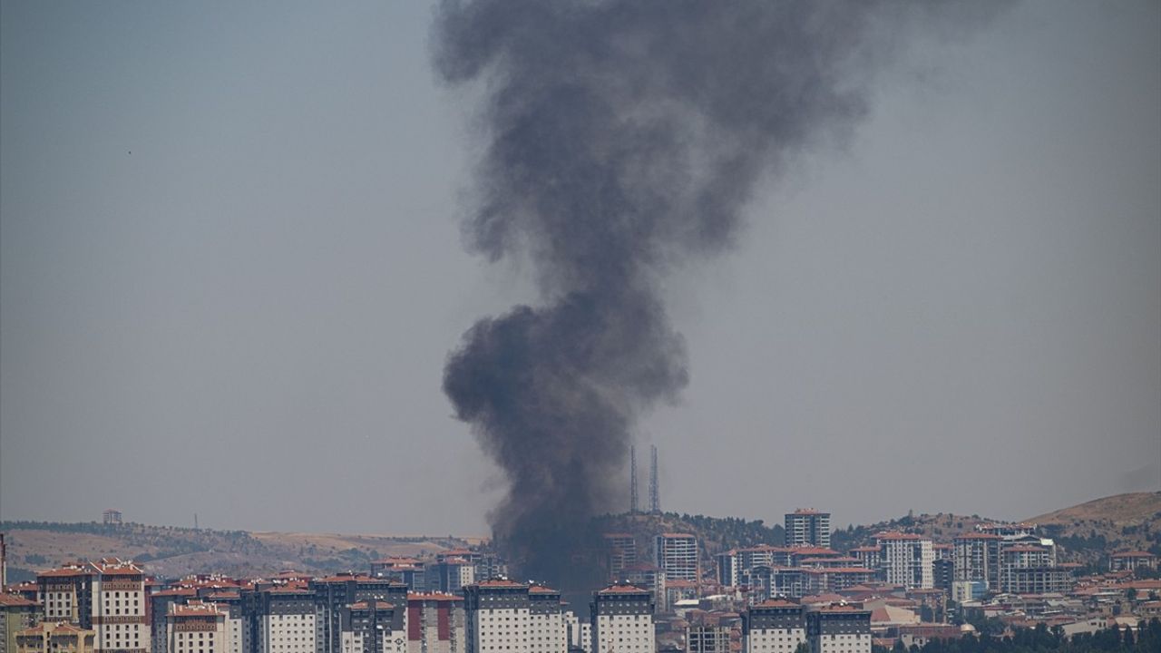 Ankara'da Fayans Fabrikasına Sıçrayan Yangın Kontrol Altına Alındı