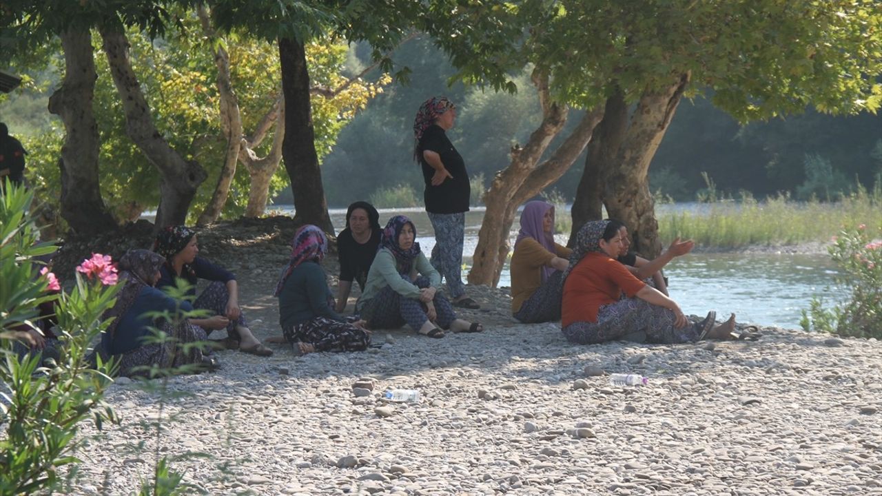 Antalya'da Akıntıya Kapılan Çocuk İçin Arama Çalışmalarına Ara Verildi