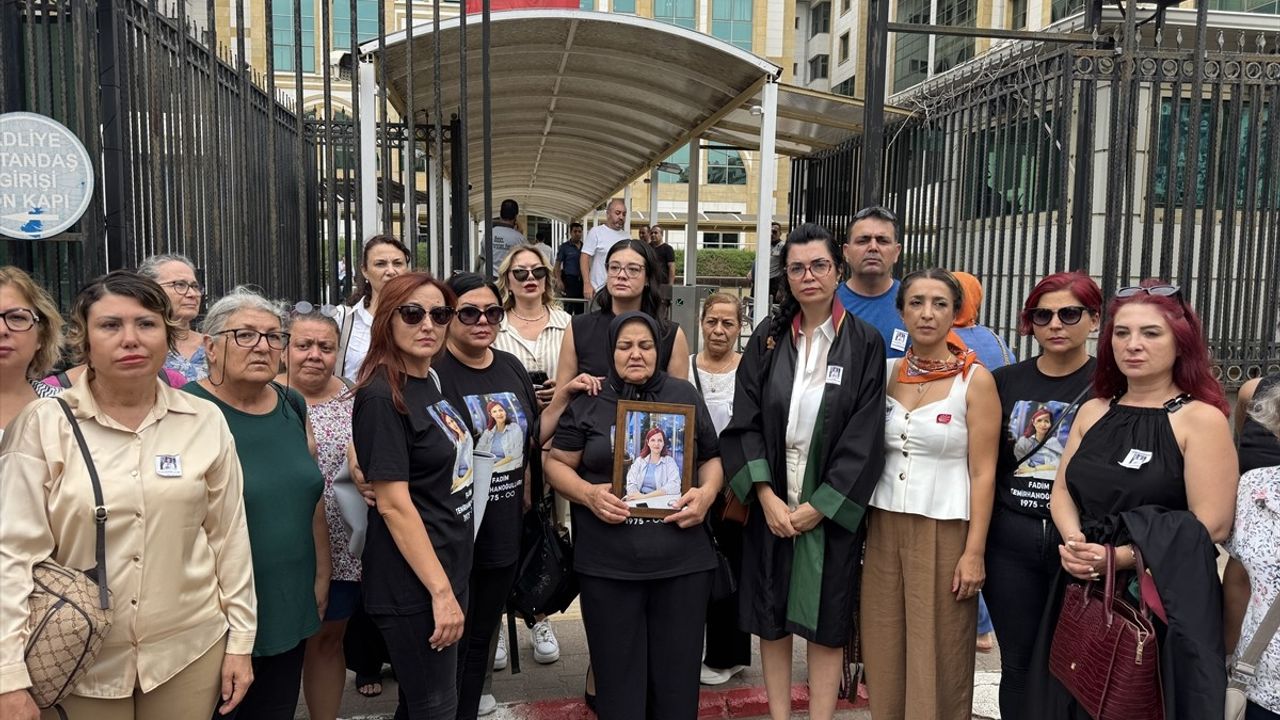 Antalya'da Eşini Öldüren Sanığın Yargılaması Devam Ediyor