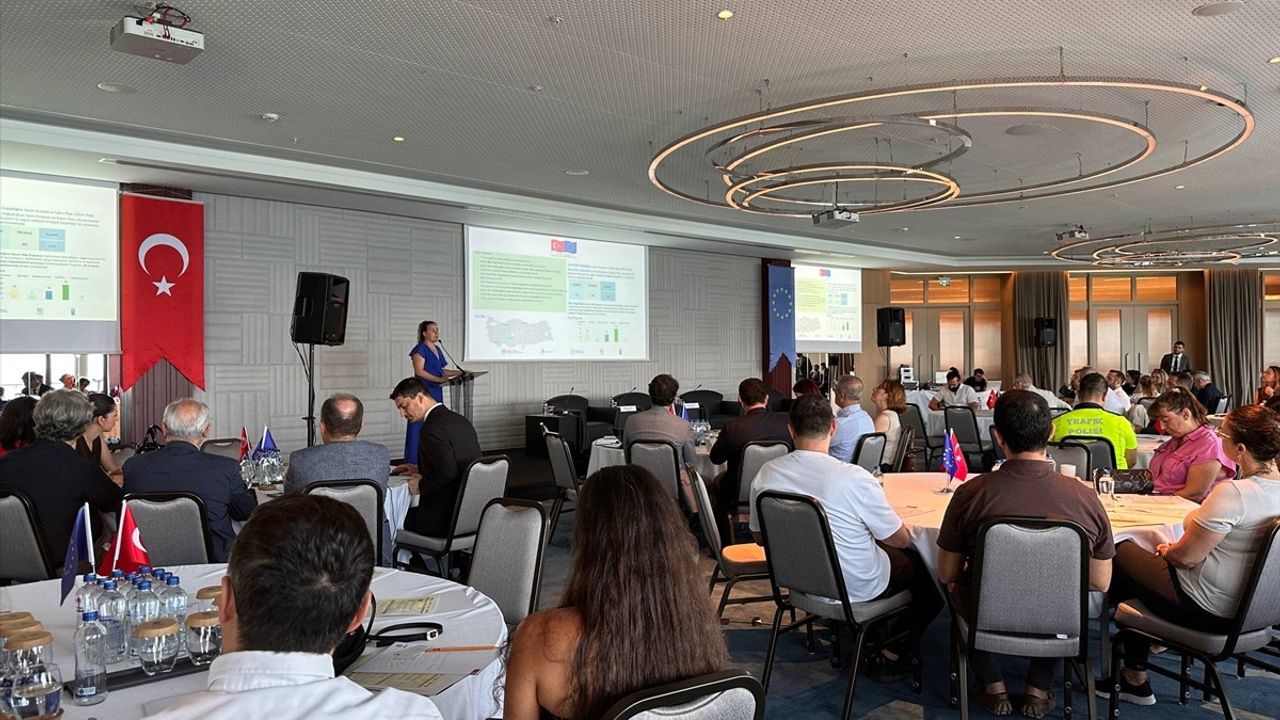 Antalya'da İklim Değişikliği ve Ulaşım Konferansı Gerçekleşti