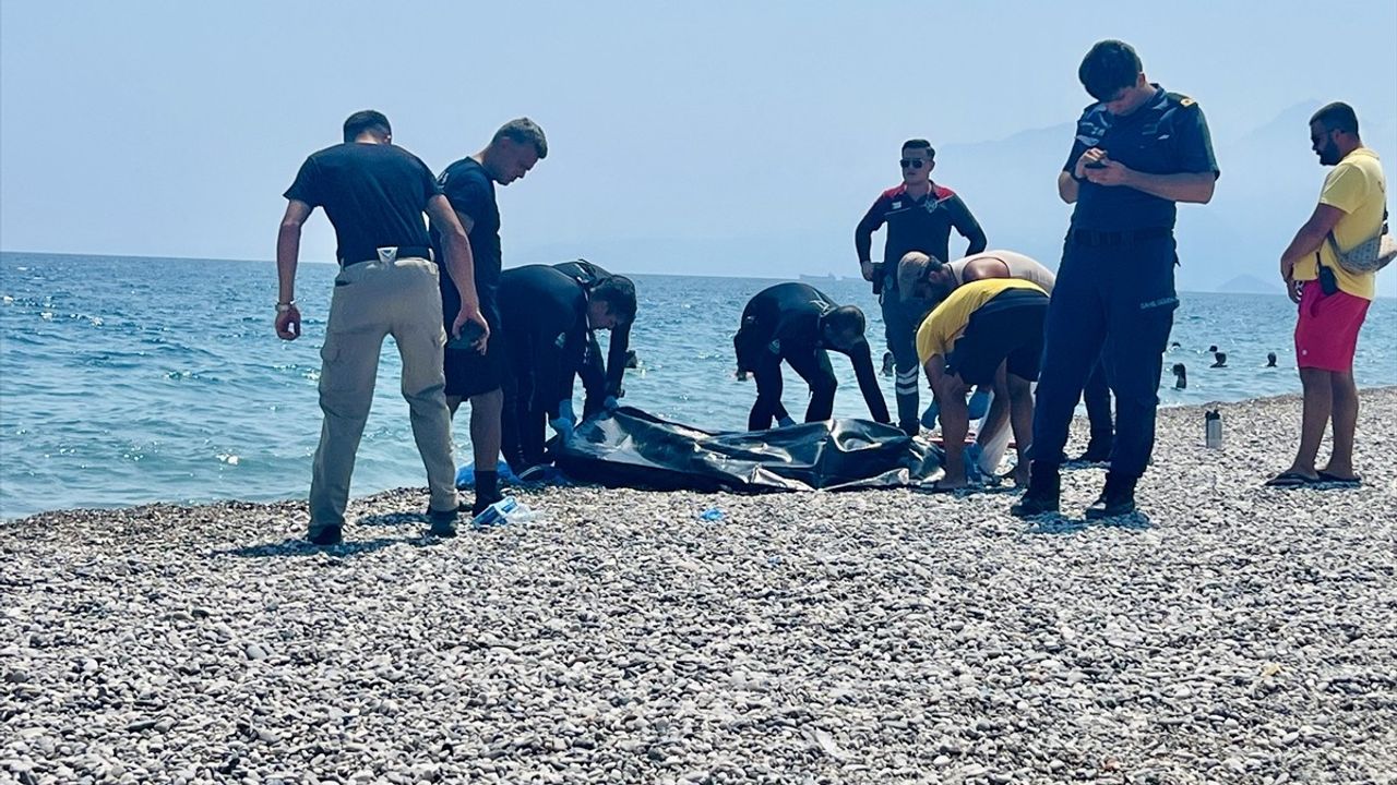 Antalya'da Kıyıya Vuran Erkek Cesedi Tespit Edildi