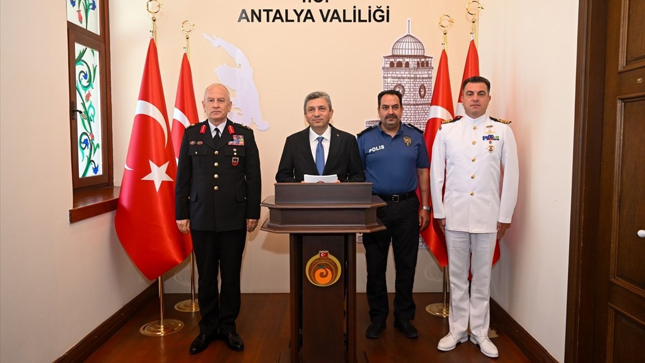 Antalya'da Son Haftada 37 Orman Yangını: 52 Hektar Zarar Gördü