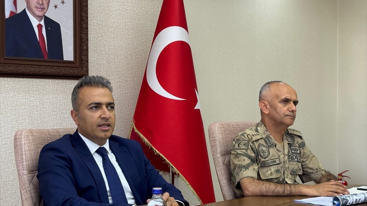 Ardahan Valisi Çiçek'ten Basın Bilgilendirme Toplantısı: 3 Operasyon, 2 Gözaltı