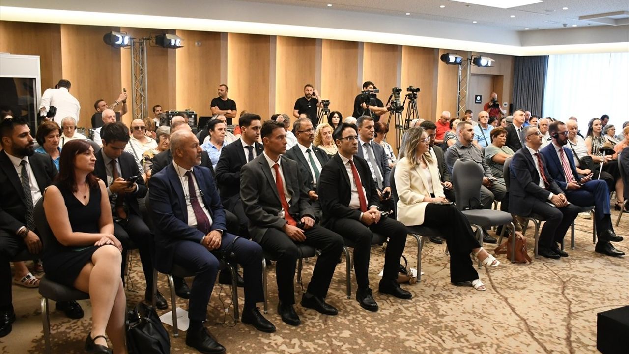 Arnavutluk&#039;ta &#039;Zaferin Adı Türkiye&#039; Paneli Gerçekleştirildi