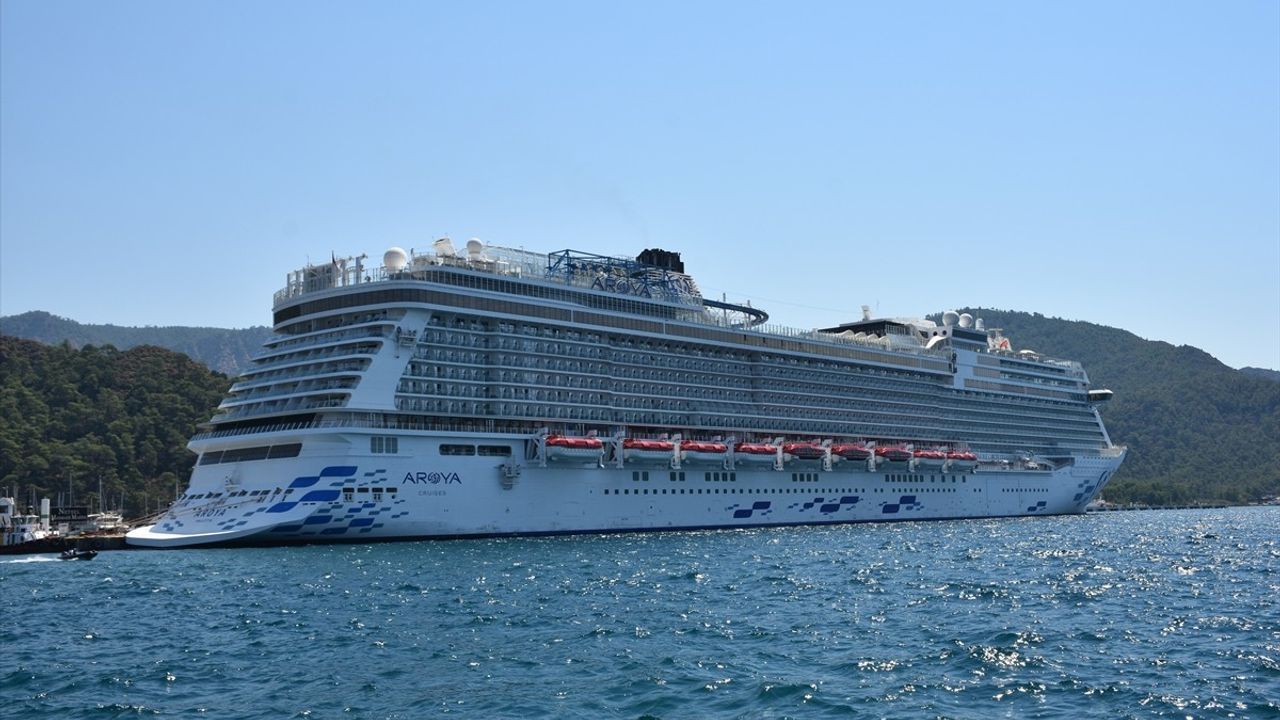 Aroya Kruvaziyeri 2,241 Yolcusuyla Marmaris'e Ulaştı