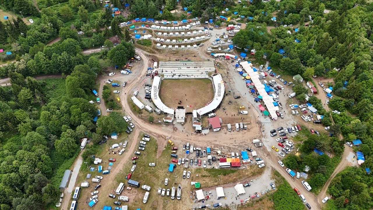 Artvin'de 44. Kafkasör Kültür, Turizm ve Sanat Festivali Boğa Güreşleriyle Devam Ediyor