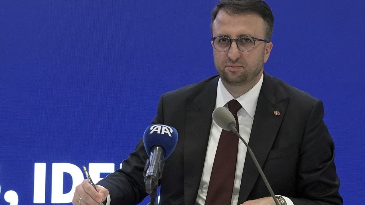 ASELSAN IDEF 2025'te Çığır Açan Anlaşmalara İmza Attı