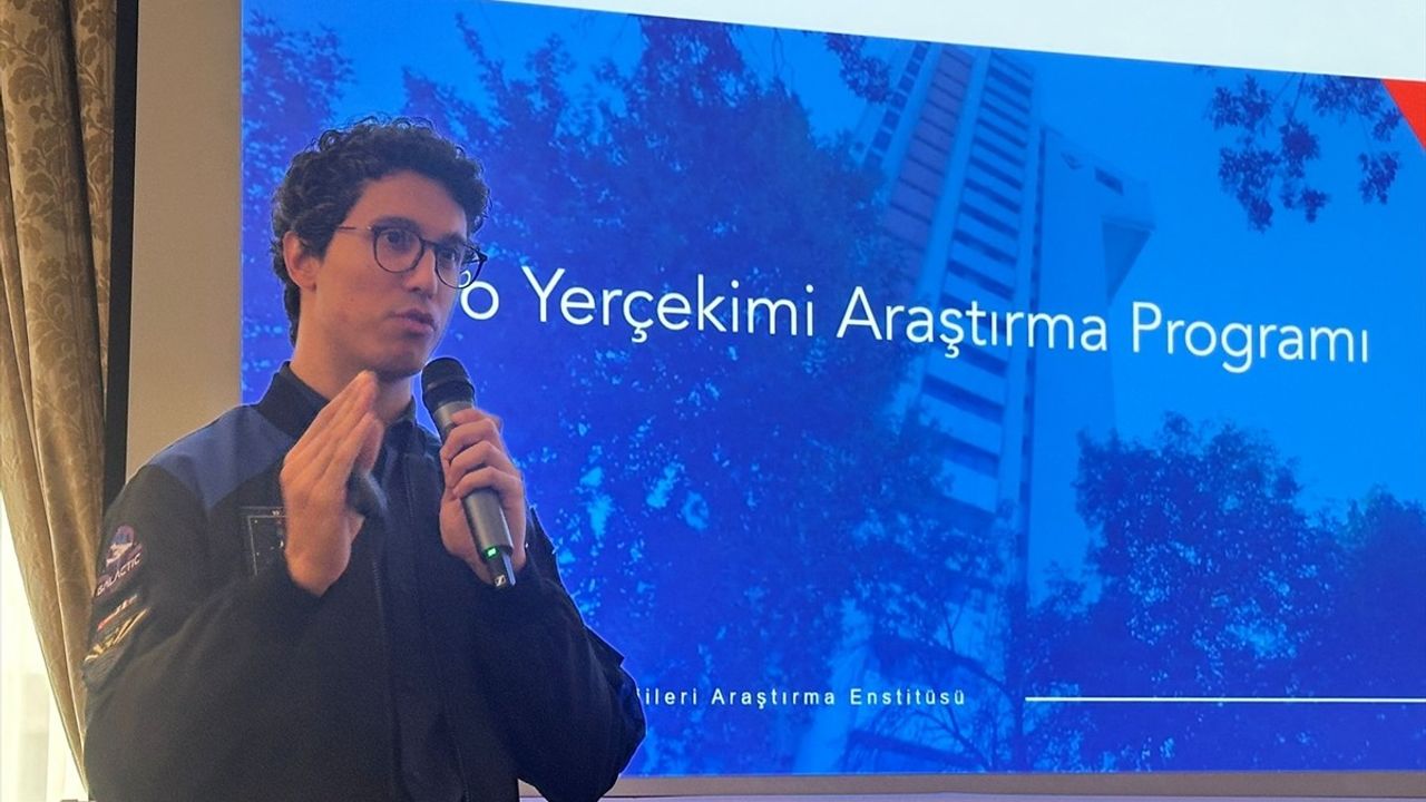 Astronot Atasever, Londra'da Türkiye'nin Uzay Çalışmalarını Tanıttı