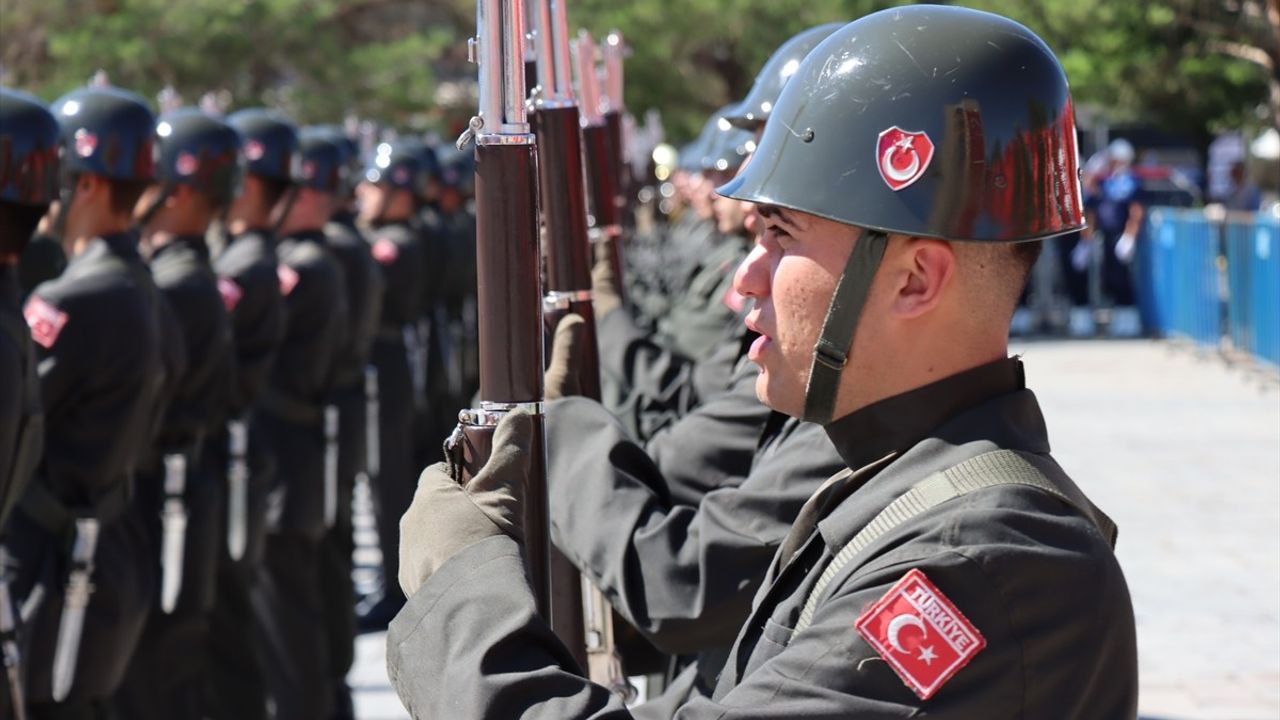 Atatürk'ün Erzincan'a Gelişinin 106. Yıl Dönümü Coşkuyla Kutlandı