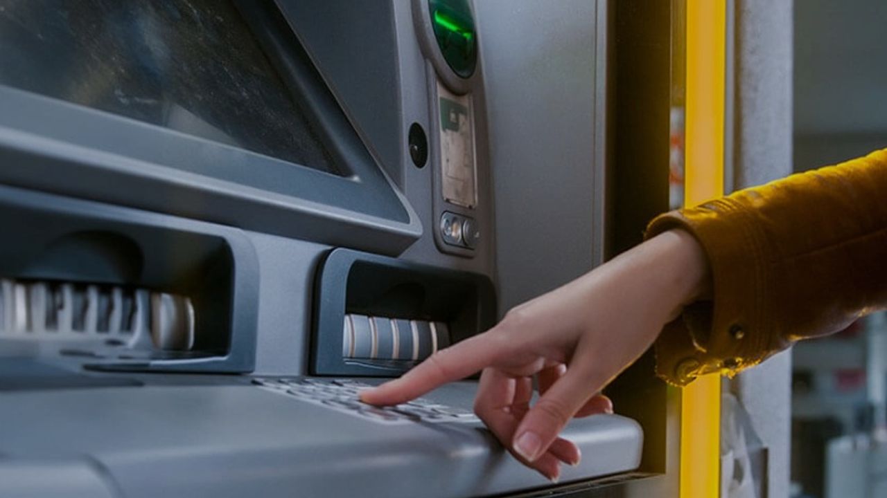 ATM'lerdeki Yeni Dolandırıcılık Yöntemi: Hayalet Panel