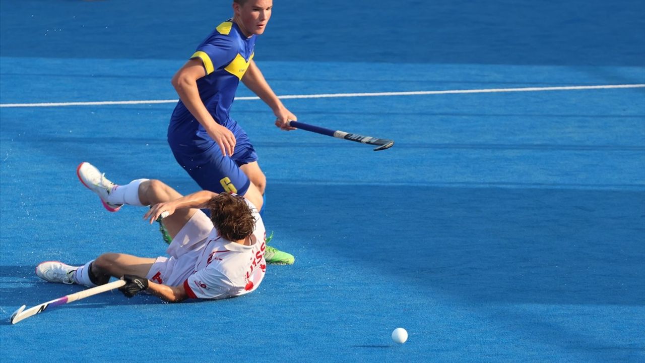 Avrupa Hokey 18 Yaş Altı Şampiyonası Antalya'da Başladı