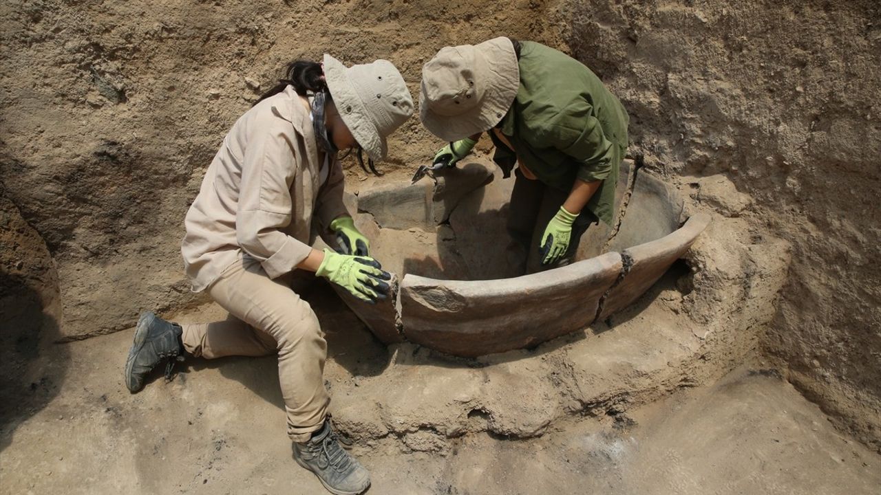 Ayanis Kalesi'nde Haldi Tapınağı'na Dair Sır Perdesi Aralanıyor