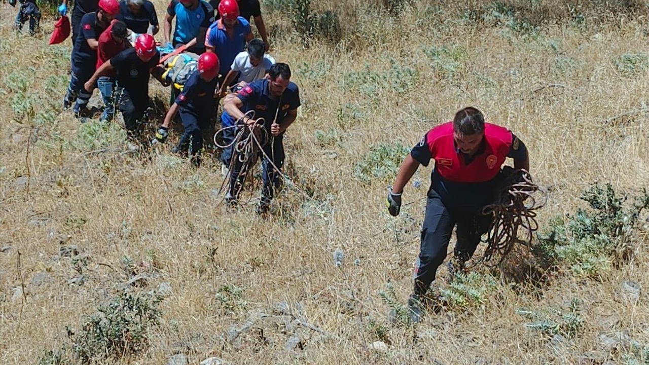 Aydın'da Kekik Toplarken Rahatsızlanan Adam Kurtarıldı