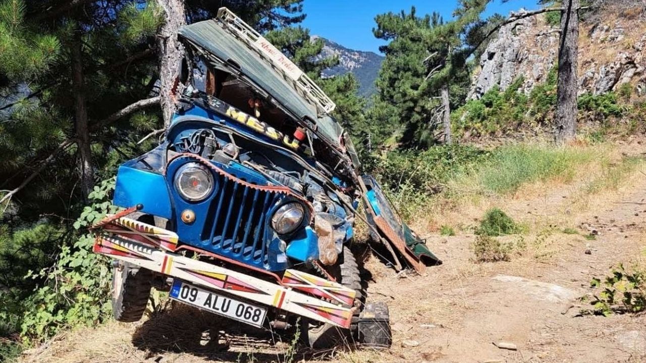 Aydın'da Şarampole Devrilen Cipte 3 Yaralı: Hayati Tehlike Sürüyor