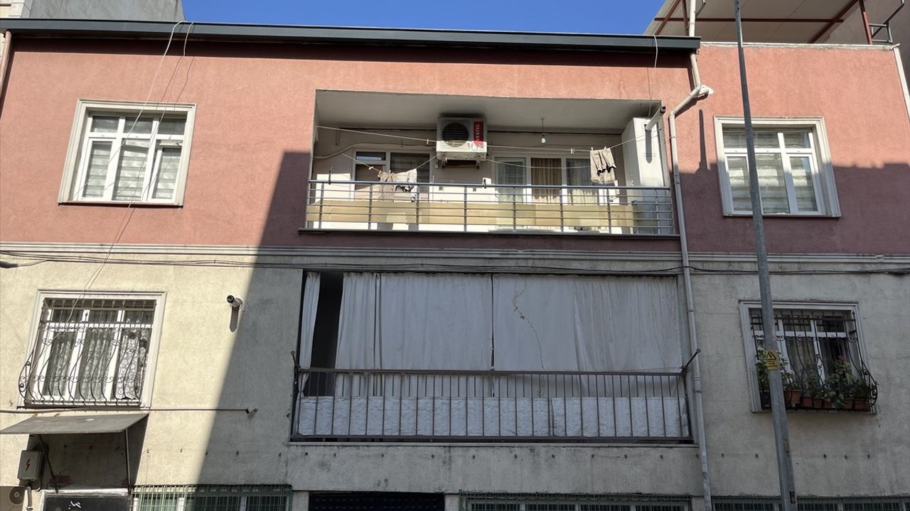 Bağcılar'da Misafir Ölü Bulundu, Ev Sahibi Gözaltında