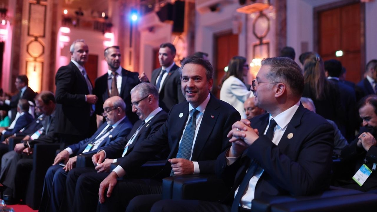 Bakan Bayraktar'dan Önemli Açıklama: Suriye'ye Gaz Tedarikinde Yeni Dönem