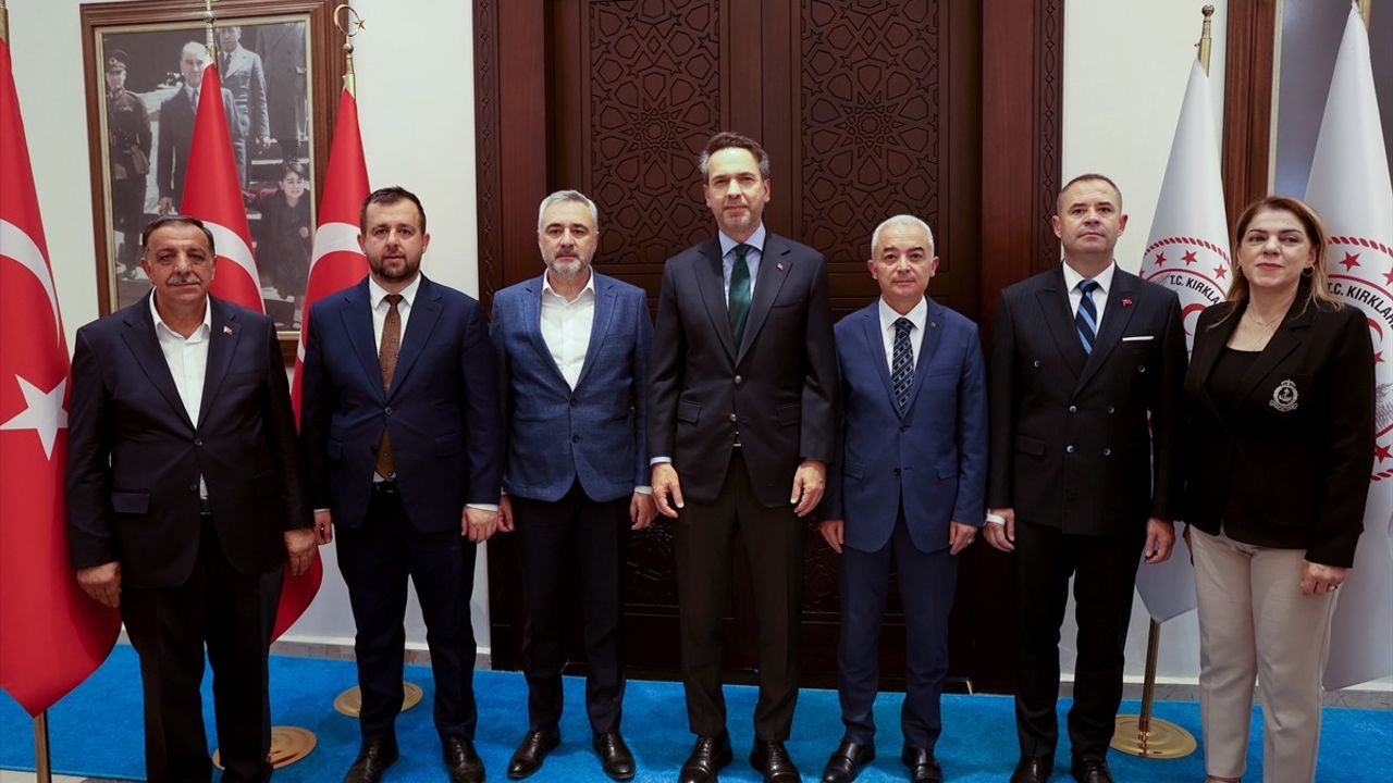 Bakan Bayraktar Kırklareli Valiliğini Ziyaret Etti