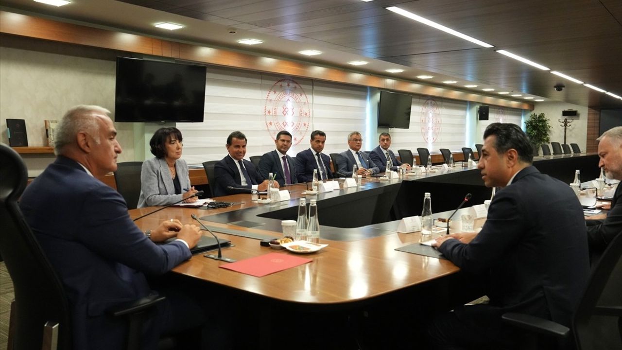 Bakan Ersoy BETUYAB Yönetim Kurulu Üyelerini Kabul Etti