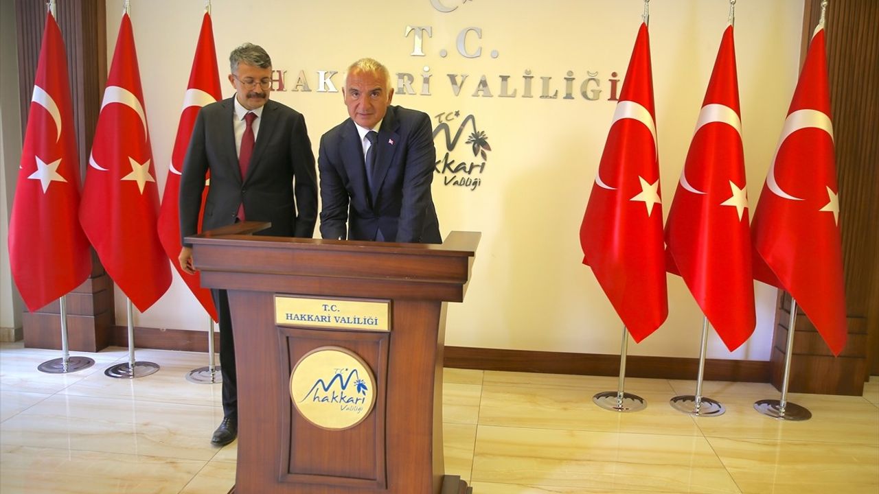 Bakan Ersoy Hakkari'de Kültürel İncelemelerde Bulundu