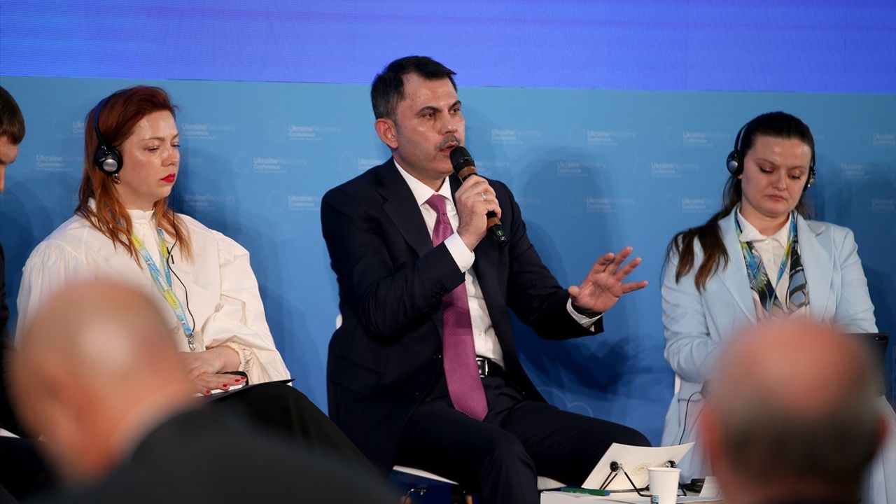 Bakan Kurum, Asrın İnşa Seferberliği'ni Dünyaya Tanıttı