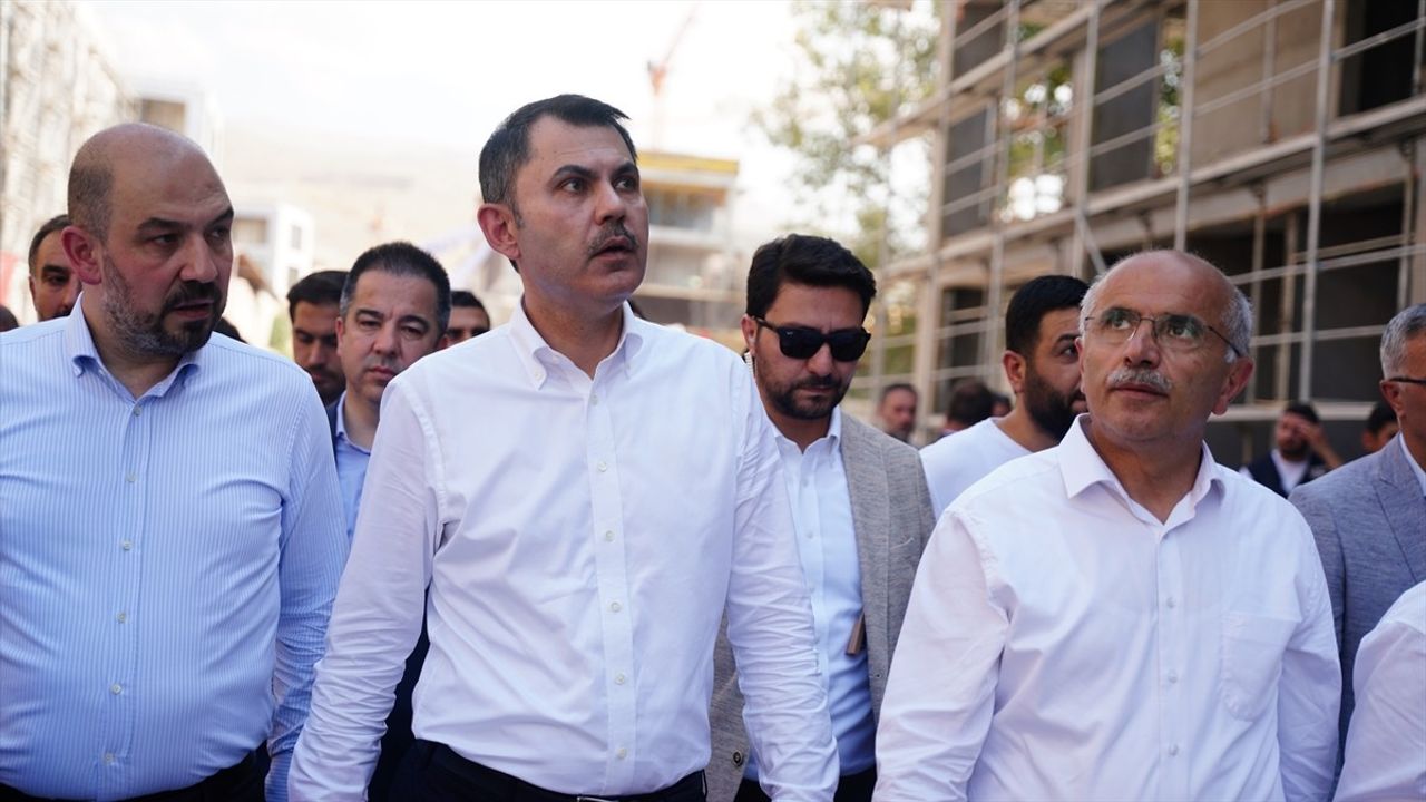 Bakan Kurum'dan Malatya'daki Şantiyelere 24 Saat Çalışma Talimatı