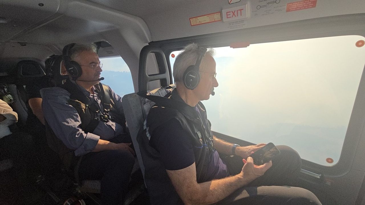 Bakan Uraloğlu, Bursa'daki Yangın Bölgesini Havadan İnceledi