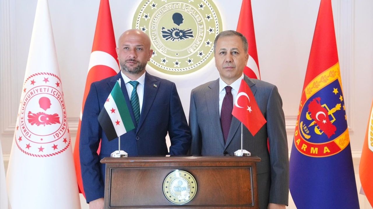 Bakan Yerlikaya, Suriye'li Mevkidaşını Kabul Etti