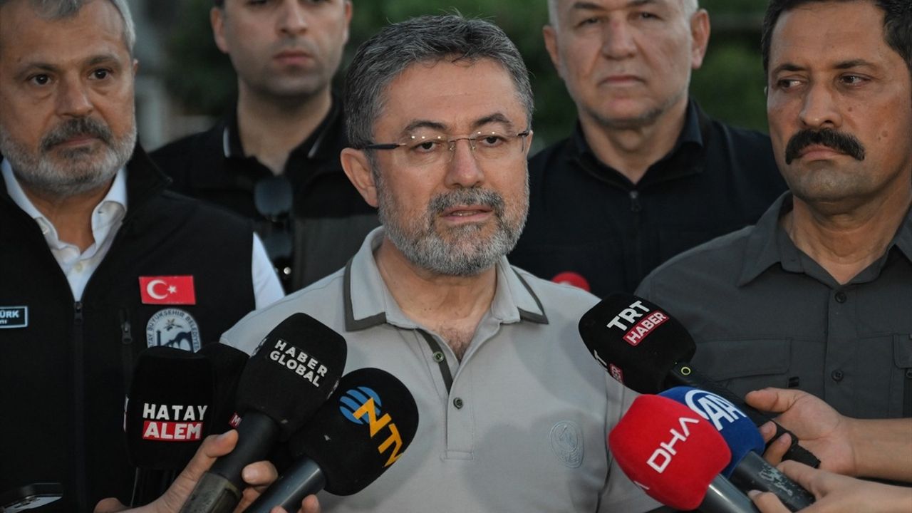 Bakan Yumaklı'dan Orman Yangınları Açıklaması: Kontrol Altına Alınan Bölgeler
