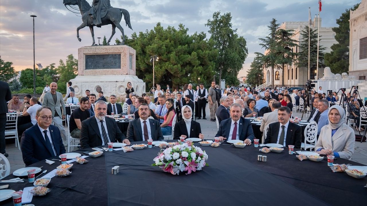 Bakanlar Göktaş ve Tekin Muharrem Ayı İftar Programına Katıldı