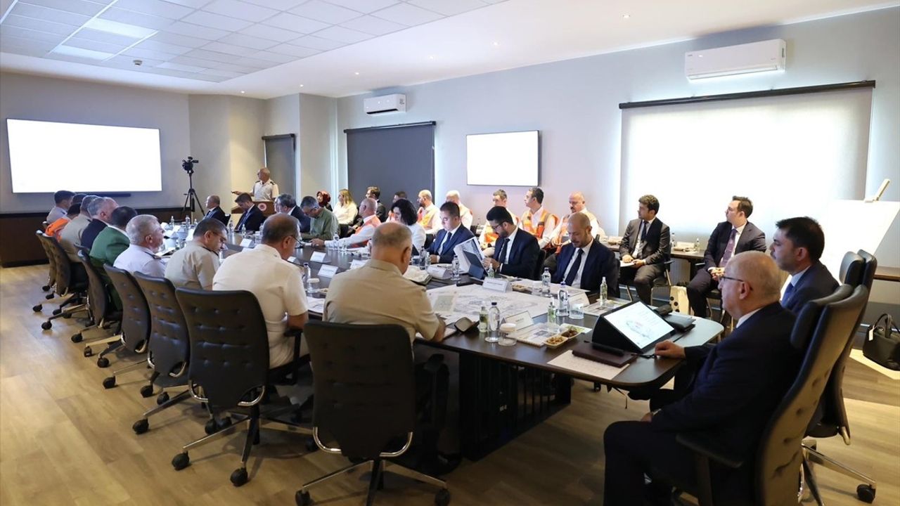 Bakanlar Güler ve Kurum, Ay Yıldız Yerleşkesindeki Çalışmaları İnceledi