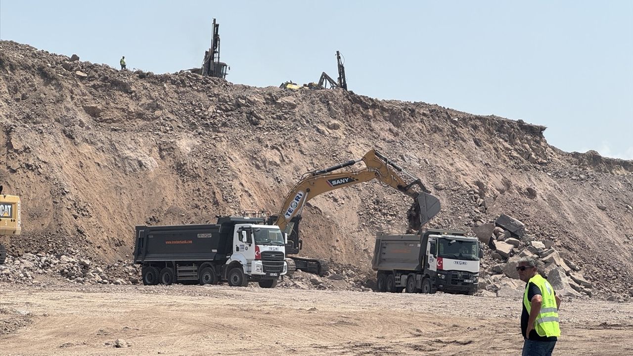 Balıkesir'de Tarıma Dayalı İhtisas OSB'de Altyapı Çalışmaları Başladı