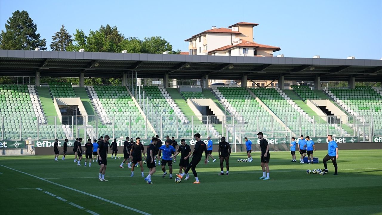 Başakşehir, Cherno More ile Zorlu Bir Maça Hazırlanıyor