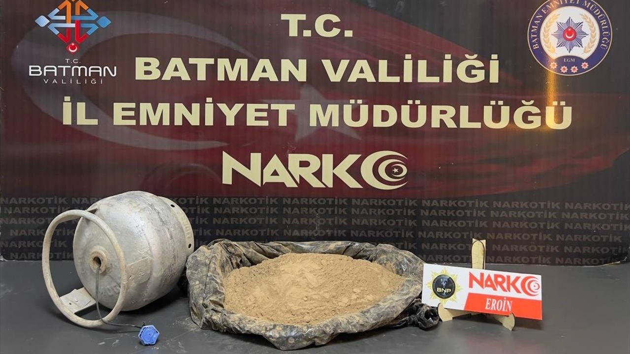 Batman'da Piknik Tüpüne Gizlenmiş 2,9 Kilo Eroin Ele Geçirildi!