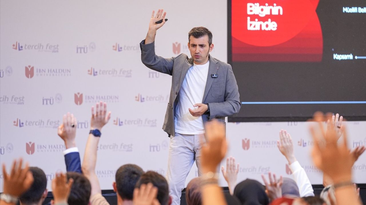 Baykar Yönetim Kurulu Başkanı Selçuk Bayraktar, TercihFest 2025'te Gençlerle Buluştu