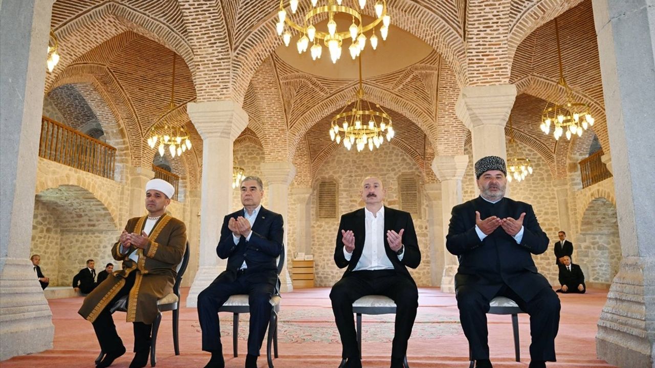 Berdimuhammedov ve Aliyev Karabağ'ı Ziyaret Etti