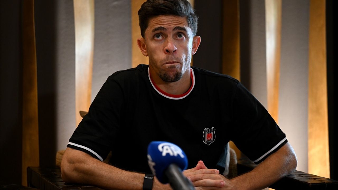 Beşiktaşlı Paulista: "Başarı İçin Savaşacağız!"