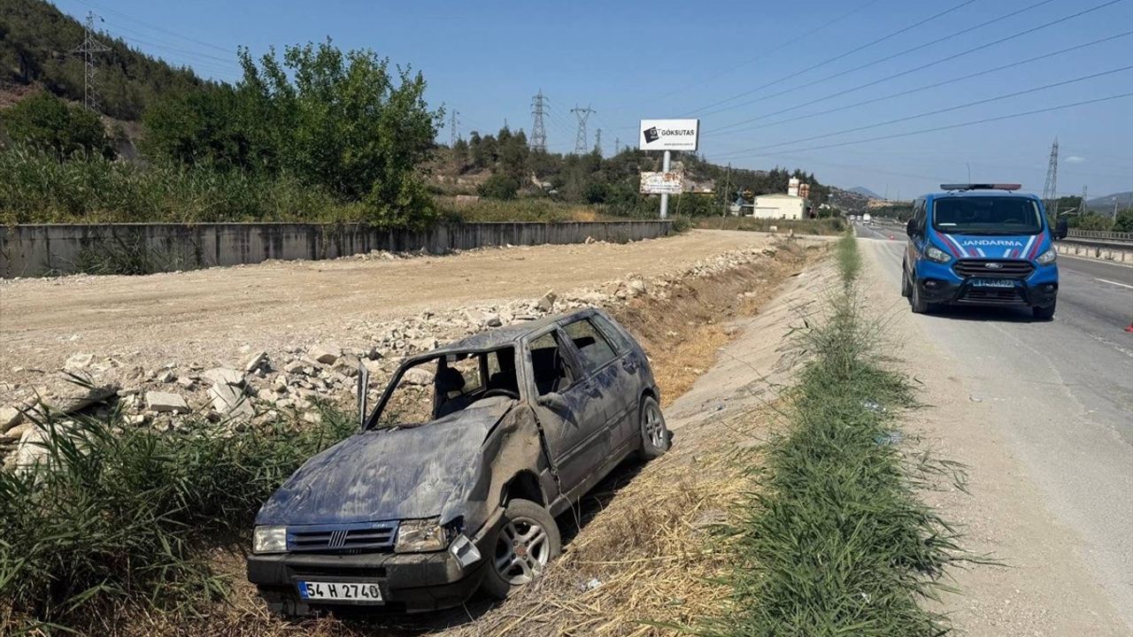 Bilecik'te Su Tahliye Kanalına Devrilen Otomobilde 5 Yaralı
