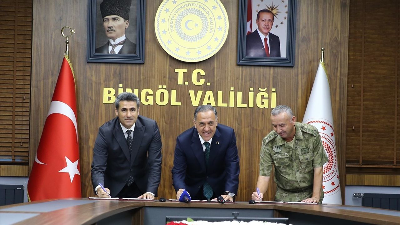 Bingöl'de 'Mehmetçik AFAD Destek Üssü Geçici Barınma Alanı' Protokolü İmzalandı