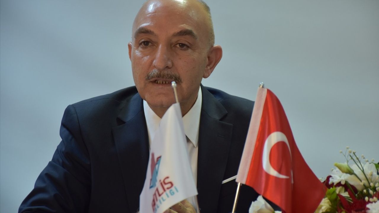 Bitlis'te 'Türkiye Sohbetleri' Toplantısı: Cumhuriyetin 100. Yılı Vizyonu