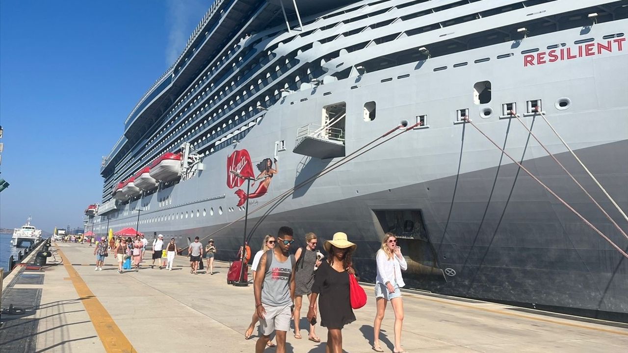 Bodrum’a 2.600 Yolcu Taşıyan "Resilient Lady" Kruvaziyeri İndi