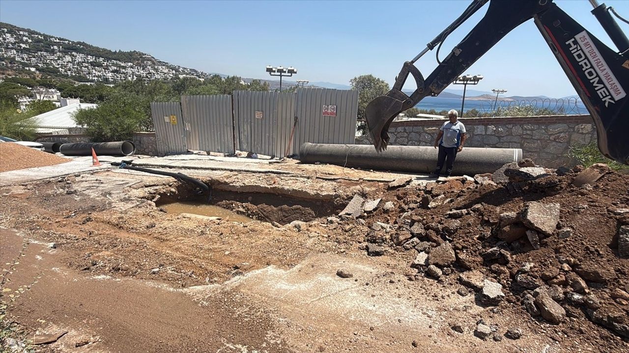 Bodrum'da İçme Suyu İsale Hattı Patladı