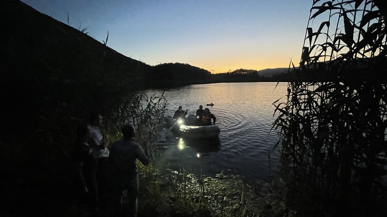 Bolu'da Gölette Botu Alabora Olan Genç Cansız Bedenine Ulaşıldı