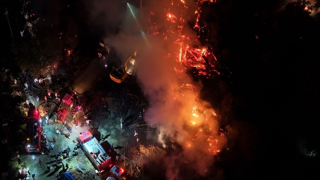 Bolu Mudurnu'daki Yangın Kontrol Altına Alındı