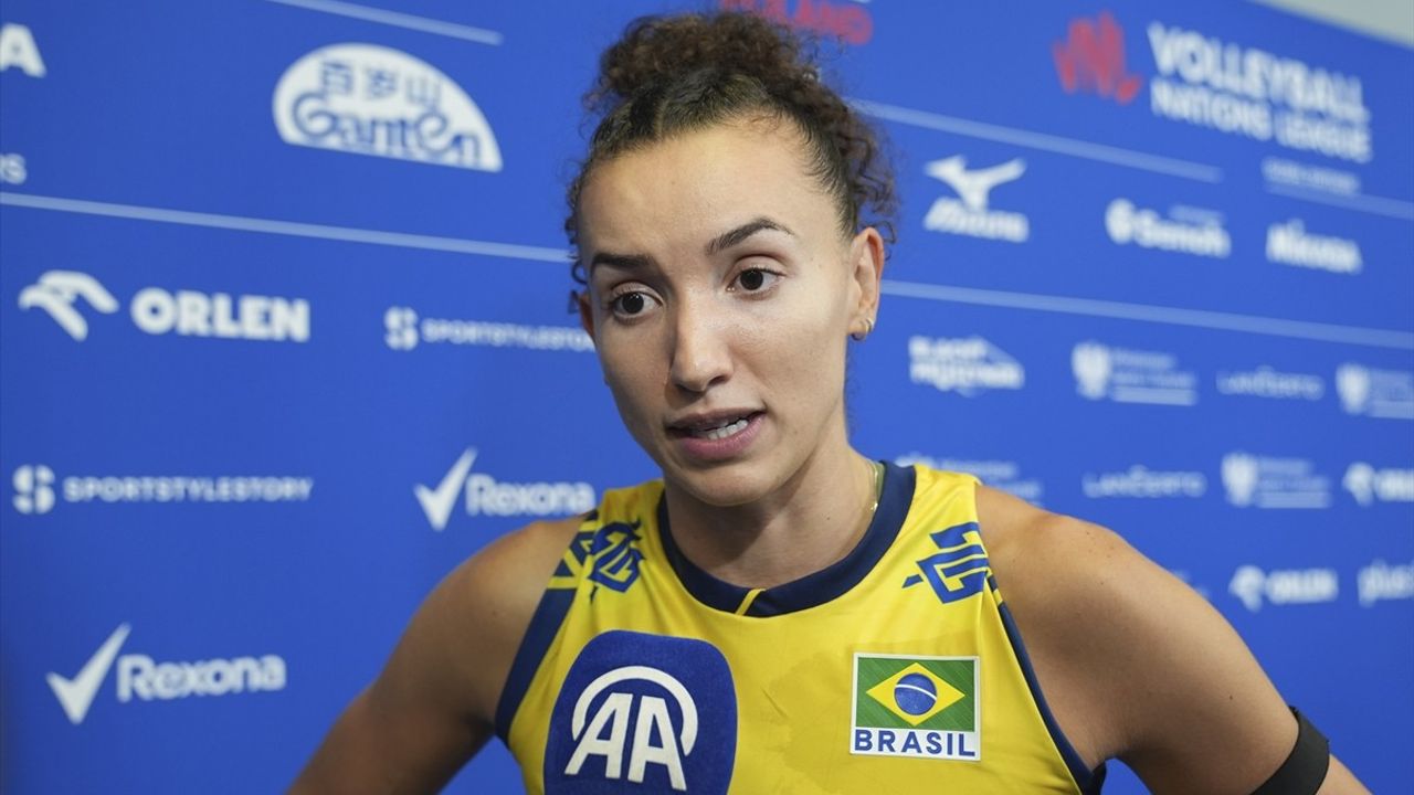 Brezilya Kadın Voleybol Takımı Kaptanı Gabi Guimaraes: 'Yarın da Takım Oyununu Sürdürmeliyiz'