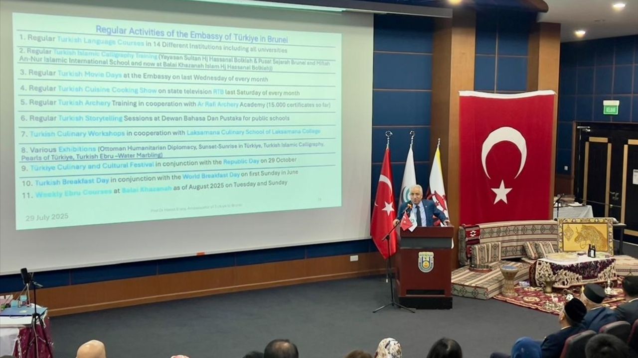 Brunei Darusselam Üniversitesinde Coşkulu Türkiye Kültür Günü
